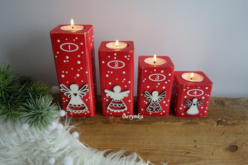 Dřevěné adventní svícny - červené s andělíčky