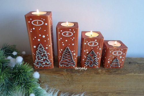 Dřevěné adventní svícny - hnědé se stromečky
