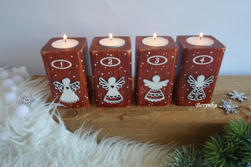 Dřevěné adventní svícny - hnědé s andělíčky