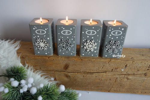 Dřevěné adventní svícny-tmavě šedé s vločkami