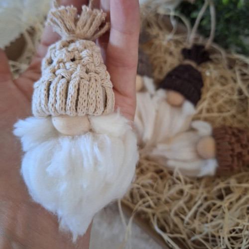 Macrame vánoční skřítek