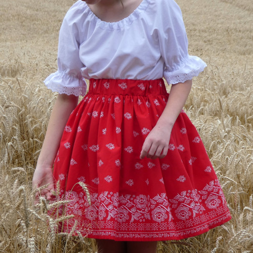Sukýnka Bordúra folk na červenej