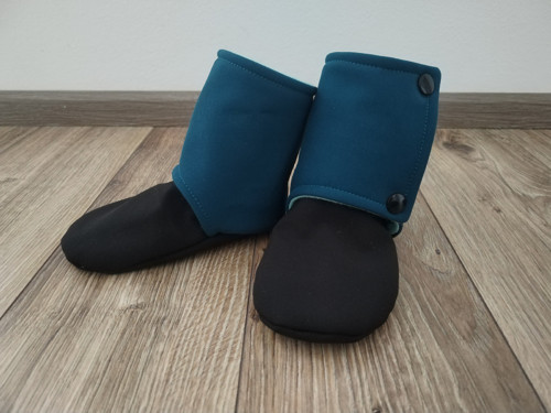 Capáčky ze softshellu s protiskluzem