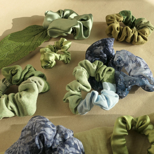 Gumička scrunchie velká- 100% hedvábí — foto 1
