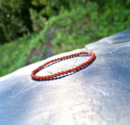 Červený jaspis*broušený*0,3 cm*náramek