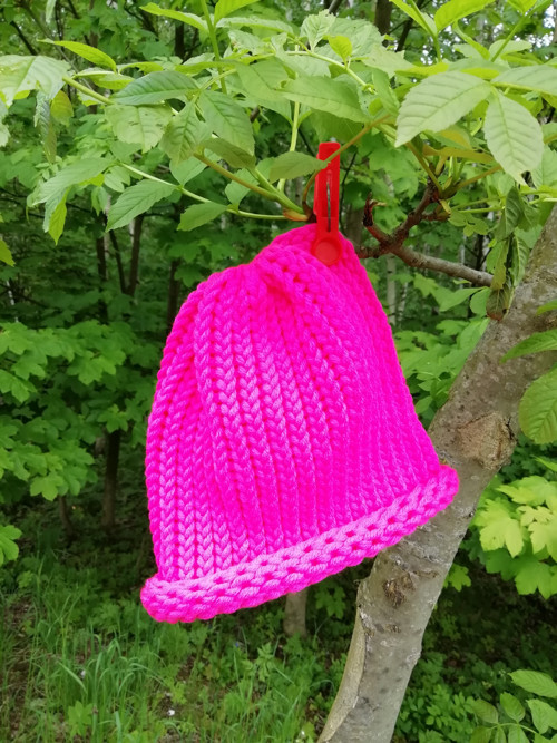 Pletená čepice neonově růžová