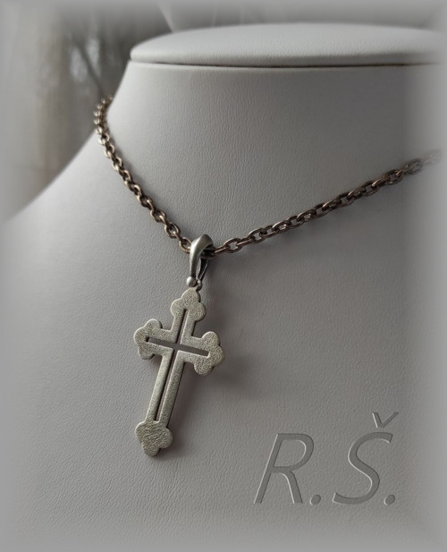 KŘÍŽ jetelový s výřezem ..35 x 21 mm vpředu MAT