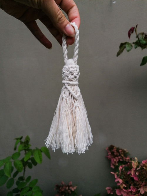 Ozdobný macramé střapec — foto 1