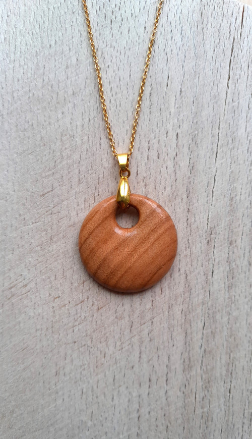 Přívěsek z třešňového dřeva (č. 99)