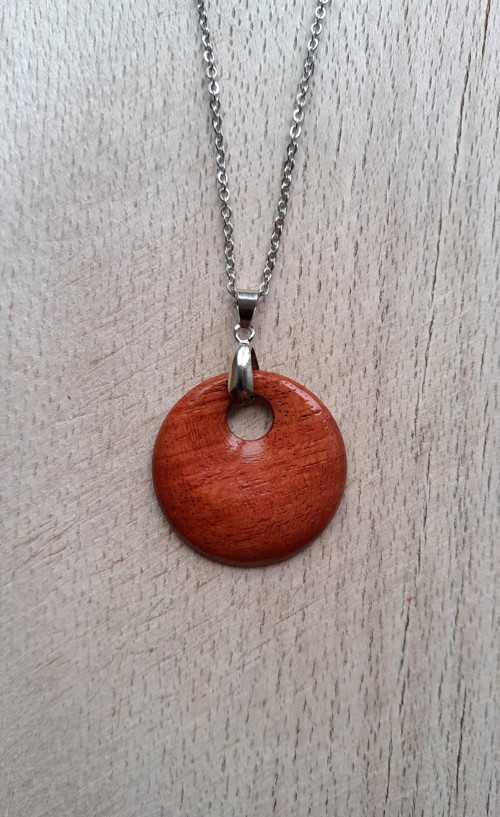 Přívěsek ze dřeva bubinga (č.110)