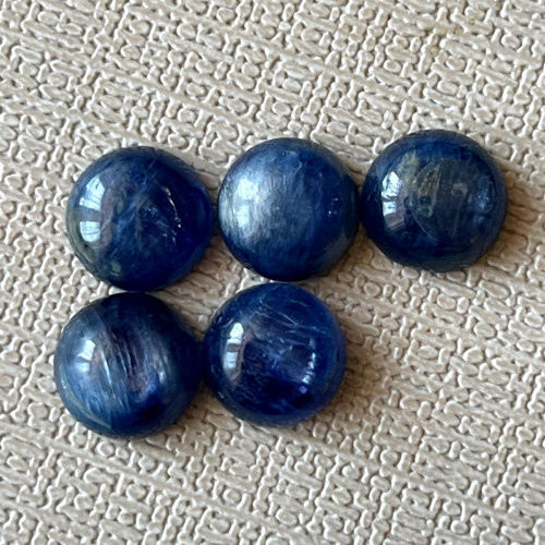 Kyanit kabošon kruh 12mm