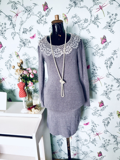 Šaty grey s límečkem háčkovaným — foto 1
