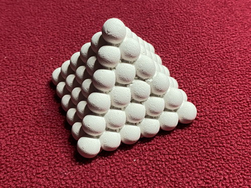 Sádrový odlitek - kuličková pyramida — foto 1