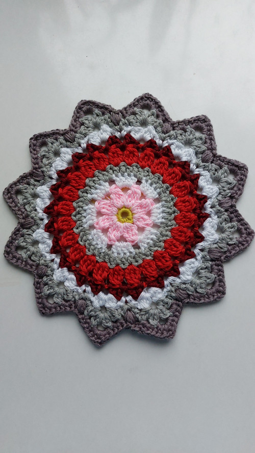 Háčkovaná podložka - mandala