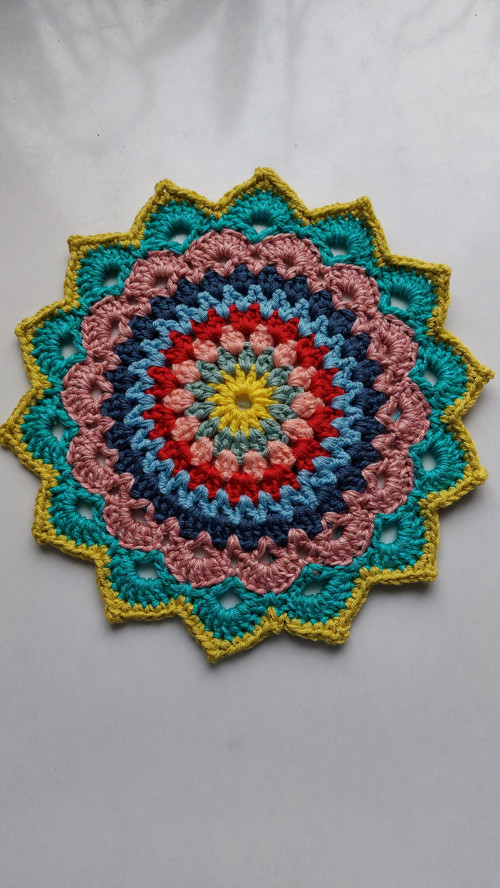 Háčkovaná podložka - mandala