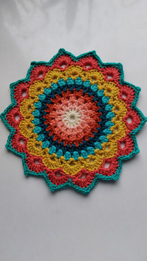 Háčkovaná podložka - mandala