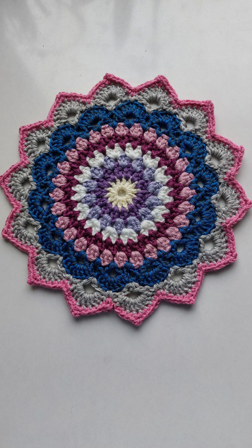 Háčkovaná podložka - mandala