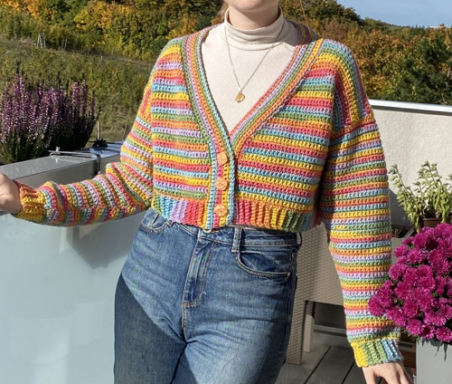 Barevný cropp z 80% merino vlny