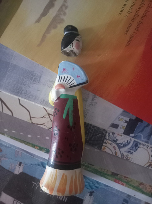 Zajímavá japonska soška s vadou