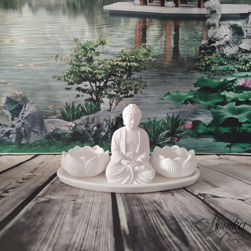 BUDDHA s lotosovými květy