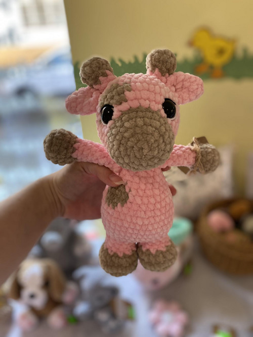 Háčkovaná růžová žirafka — foto 1