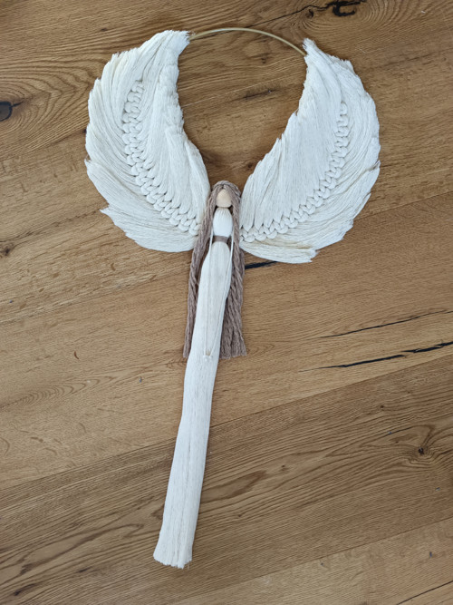 Macramé anděl na kruhu