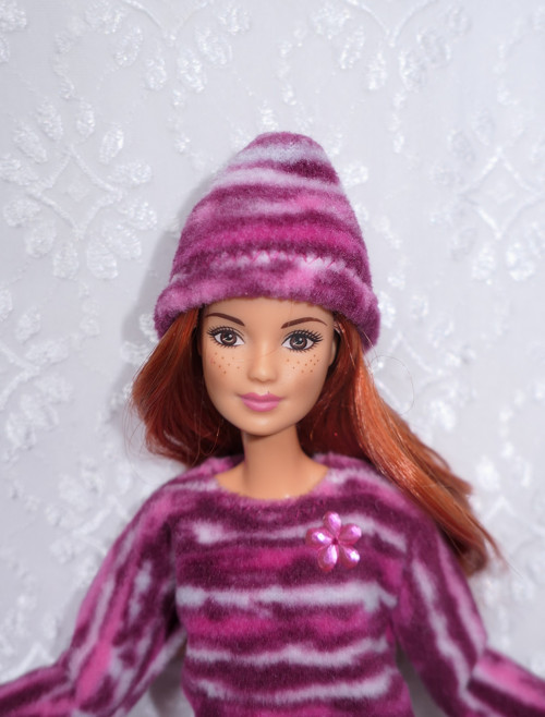 Čepice pro Barbie — foto 1