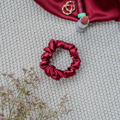 SEMISWEET WINE - hedvábná scrunchie MINI