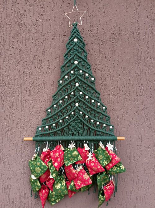 Adventní kalendář, vánoční stromeček, macramé — foto 1