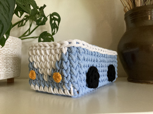 Háčkovaný košík AUTOBUS