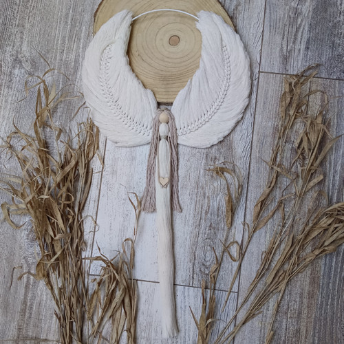 Macramé anděl na kruhu