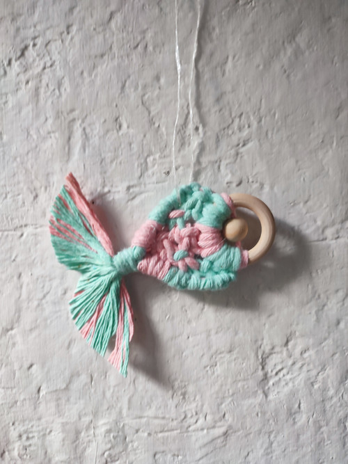 Macramé mint růžová rybička kapřík — foto 1