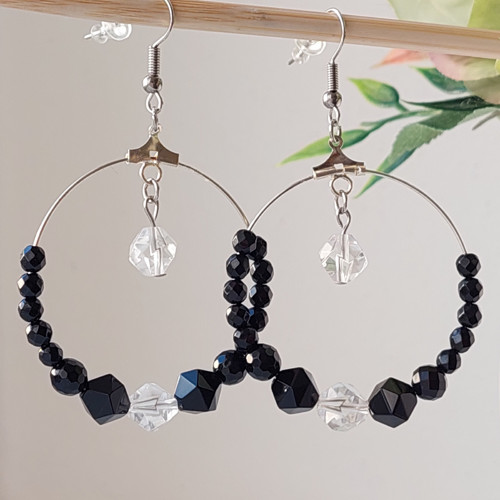 Minerální náušnice Onyx a Křišťál.