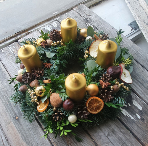 ADVENTNÍ VĚNEC: zlaté Vánoce