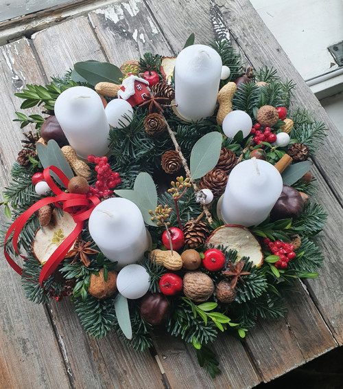 ADVENTNÍ VĚNEC: domeček