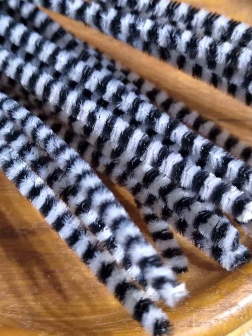 Chlupaté drátky proužek Ø6 mm délka 30 cm