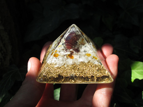 Org. pyramida ,, Energie kundaliny " — foto 1