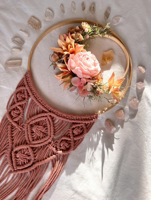 Macramé věnec - Cihlově růžová