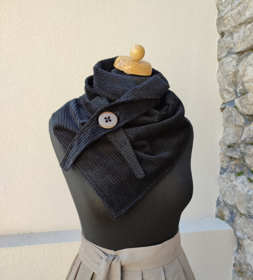 Manšestrový Nákrčník - Černý S Knoflíkem
