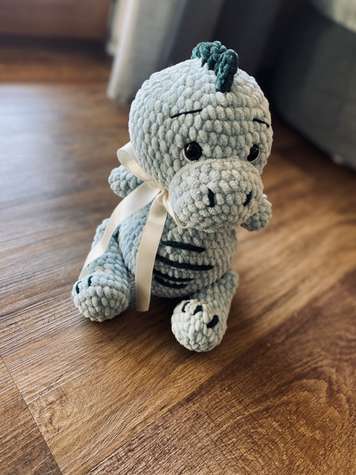 Háčkovaný Dino