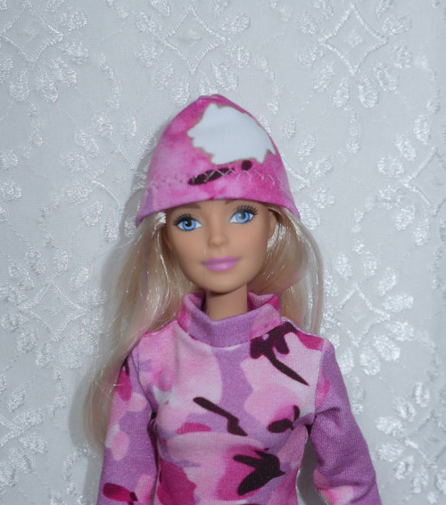 Čepice pro Barbie — foto 1