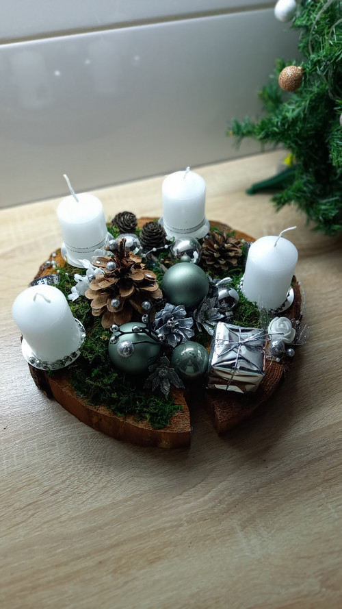 ADVENTNÍ VÁNOČNÍ SVÍCEN NA KMENI - VĚNEC- Kulatina