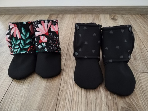 Capáčky ze softshellu s beránkem do kočárku — foto 1