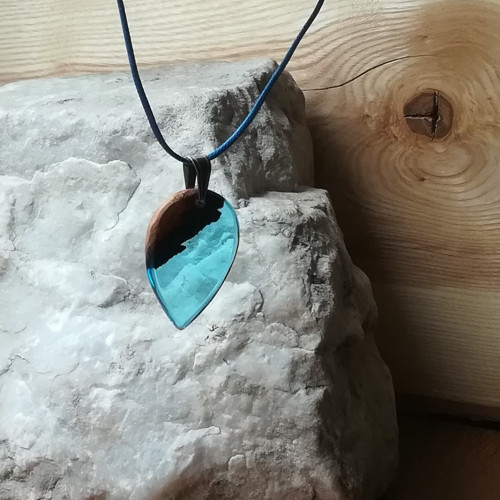 Přívěsek modrý dub No. 1028