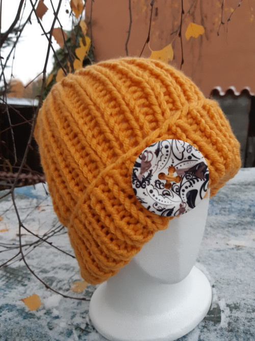 Čepice s knoflíkem