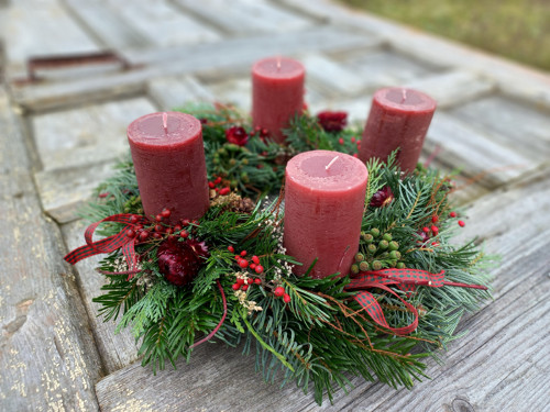 ADVENTNÍ VĚNEC červený rustikální