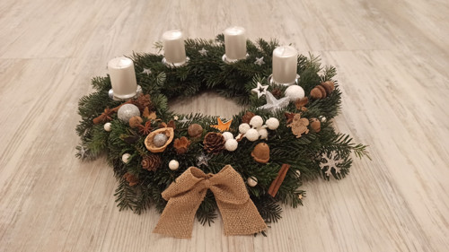 Adventní věneček v barvě na přání