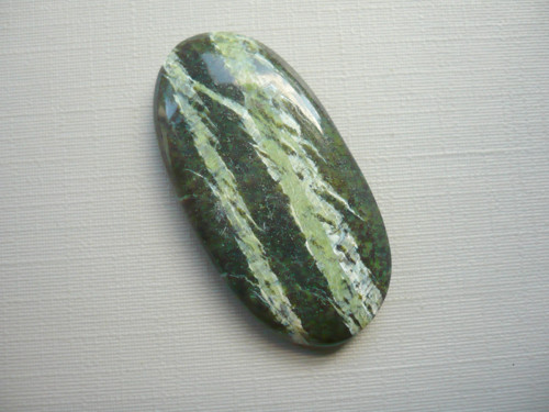 Kabošon serpentinitu 37 mm, č.21f
