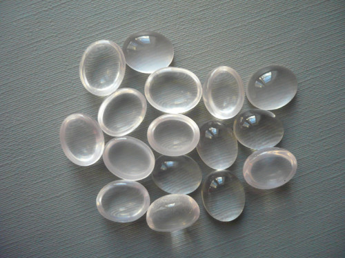 Kabošon růženínu 10 mm, 1 ks