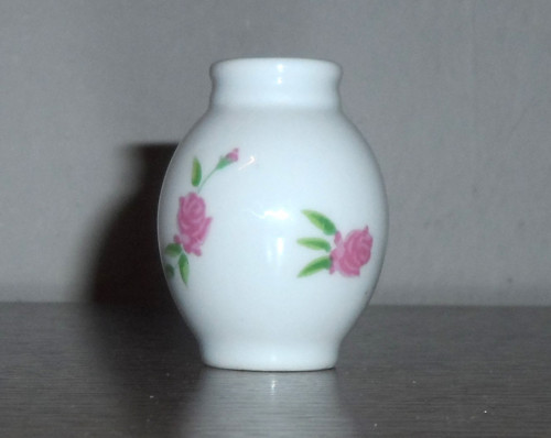 Malá porcelánová VÁZIČKA, květiny, růže